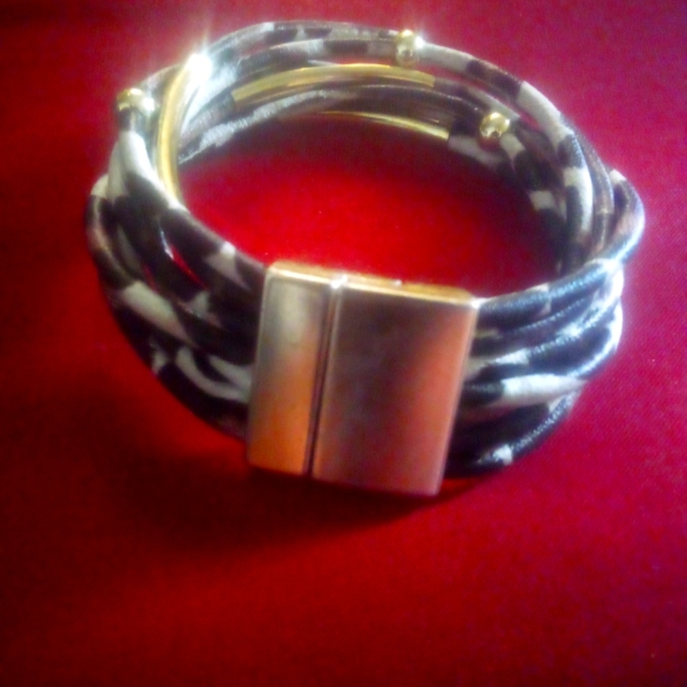 Gold & Leapord Clasp Bracelet